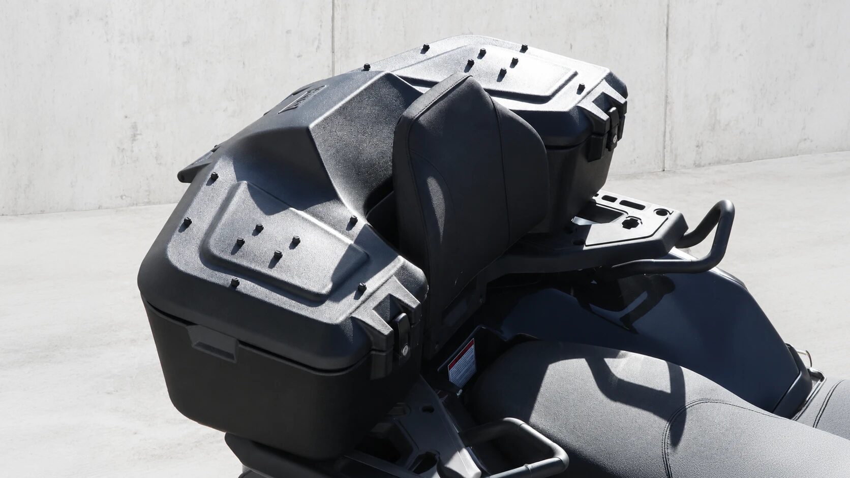 Kufer tylny HISUN do Guardian 750 L